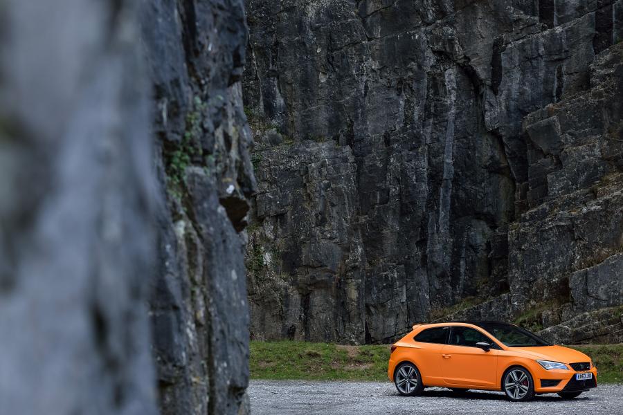  Seat Leon Cupra 2014 года  (UK) (фото 15 из 59)